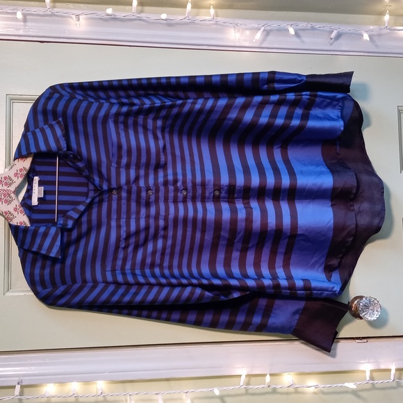 Women's Kenar S blk royal blue faux silk triple button cuff dbl pocket blouse - Picture 2 of 7